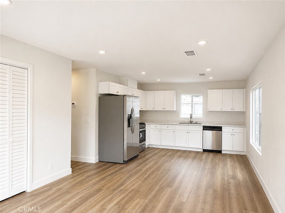 1st image of 1040 El Camino E #E