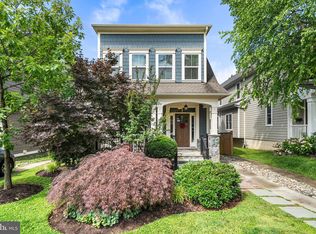1203B Lincoln Ave, Falls Church, VA 22046