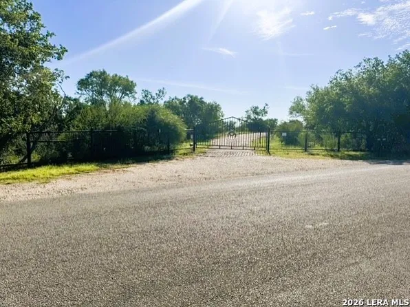 4101 Quihi-Castroville, Hondo, TX 78861