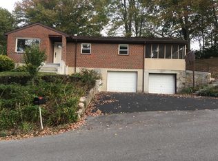 214 Ridgeway Dr, Bluefield, VA 24605