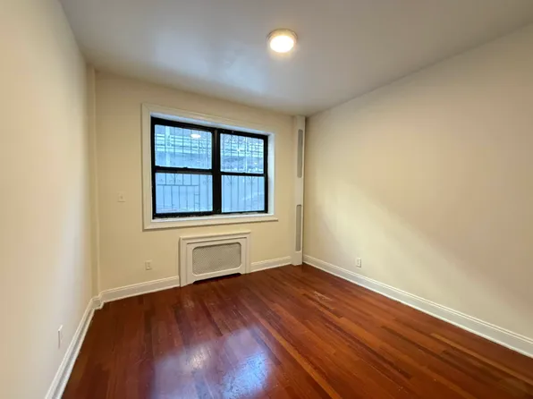 26 East 105th Street image 1 of 8