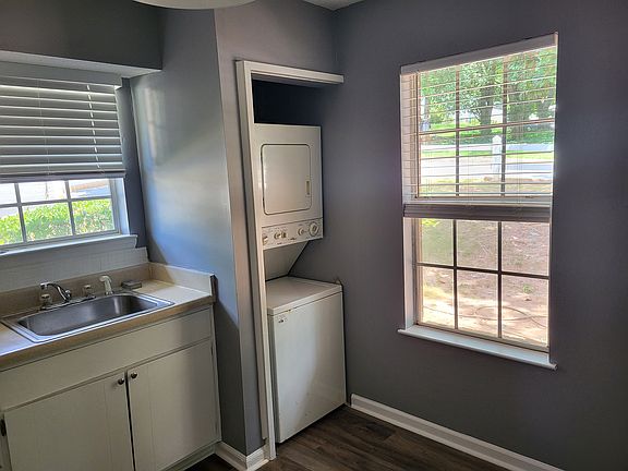 4th image of 301 Cabaret Ct