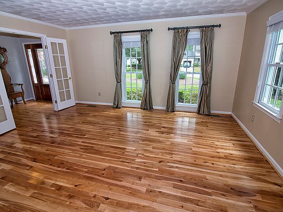 4th image of 309 Foxhall Ct