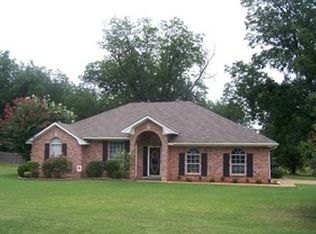 5725 Caspiana Ln, Bossier City, LA 71112