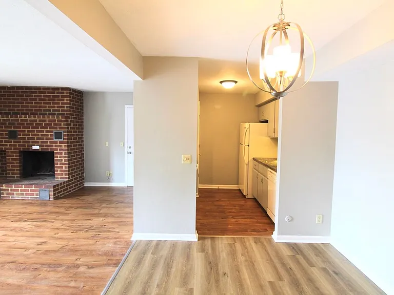 1030-8 Blue Ridge Dr — Photo 5