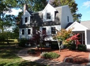 10 Cummings Dr, Litchfield, NH 03052