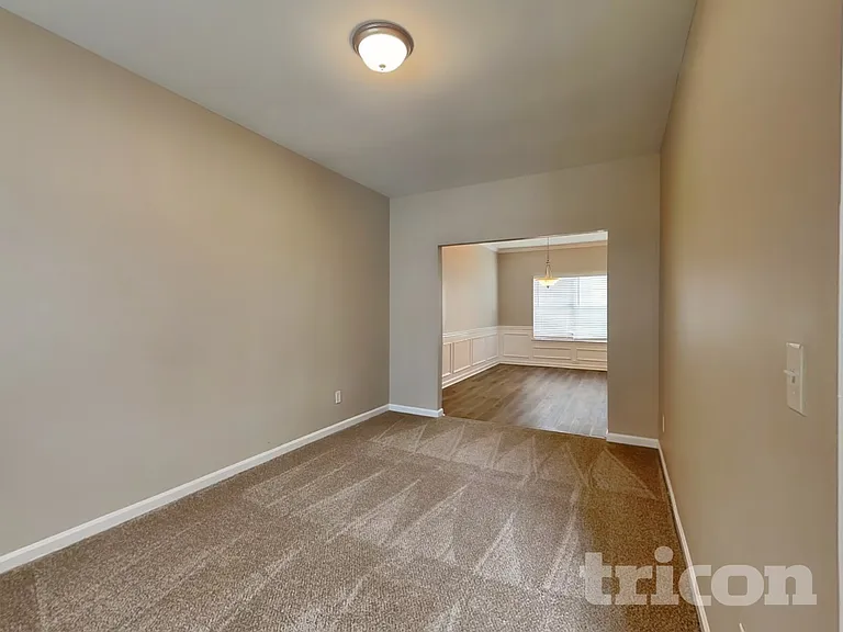 7587 Poplar Falls St — Photo 4