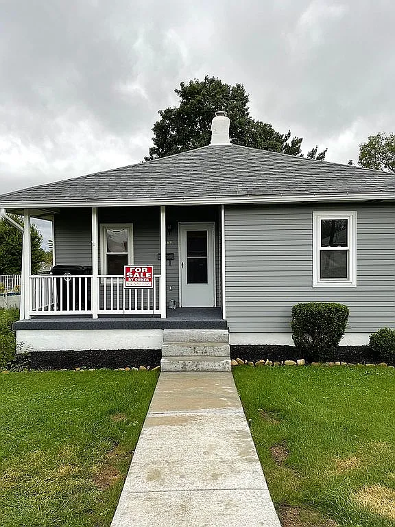 2869 Maple St photo 1