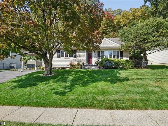 3rd image of 50 Parks Rd