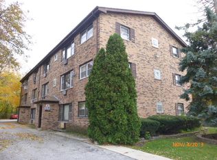 1379 River Dr APT 1, Calumet City, IL 60409