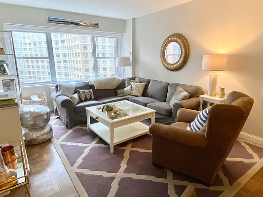 Rented by Anita Loewy, Inc | media 21