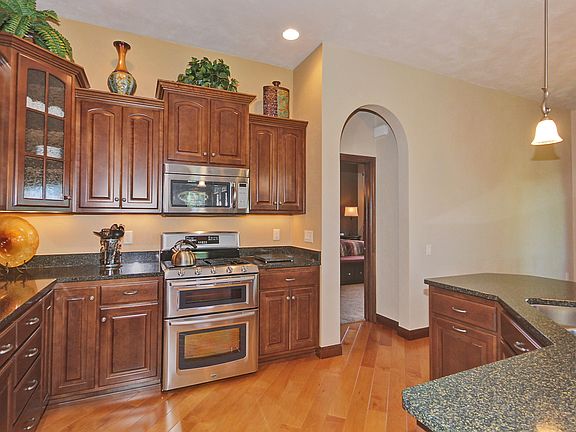 5th image of W6999 Brackenwood Ln