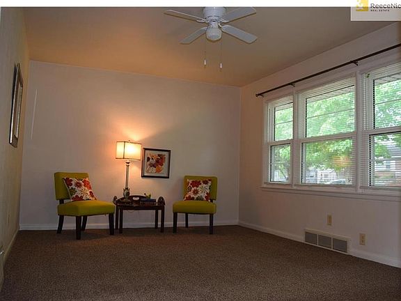 Spacious Living Room to Enjoy!