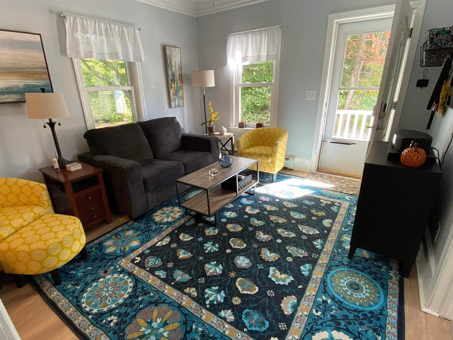 2 bed, 1.0 bath, 2368 sqft, $2,000 — Photo 1