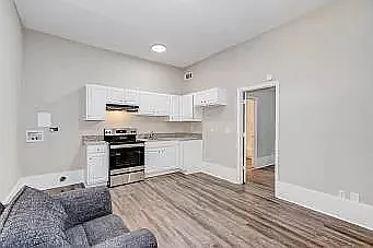 1 bed, 1.0 bath, $874 — Photo 3