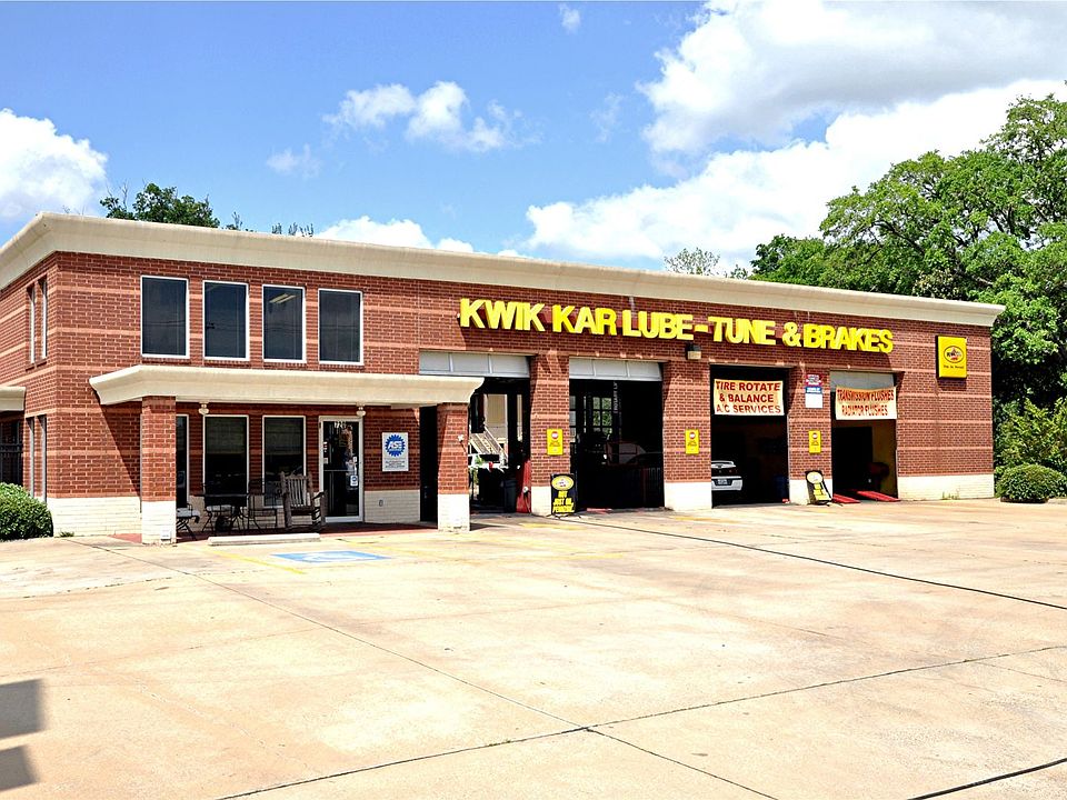 1st image of 720 W McNeese St