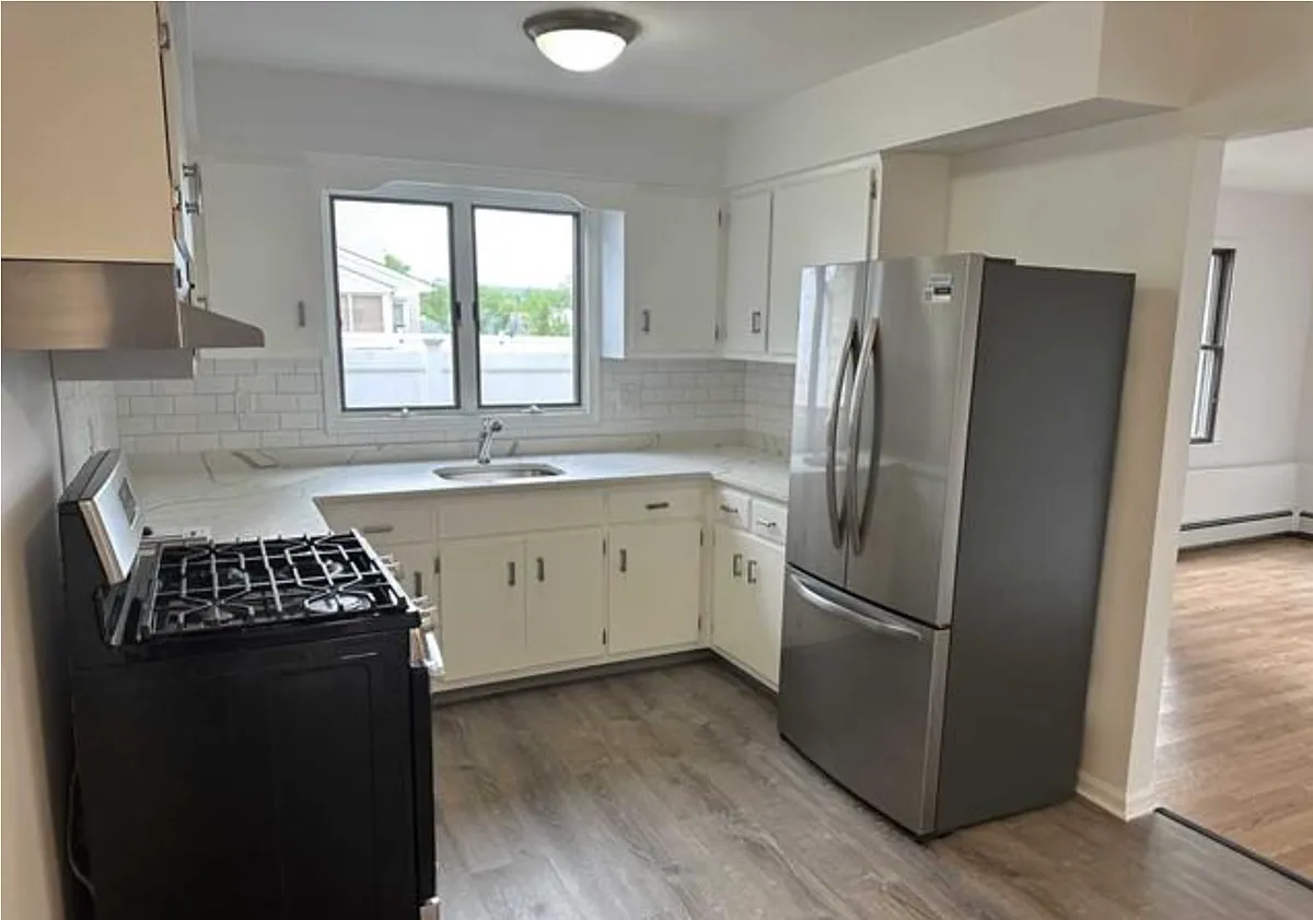Building Photo - 41 Kipp Ave #1