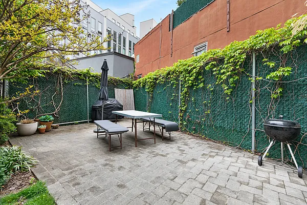 Rented by Douglas Elliman | media 10