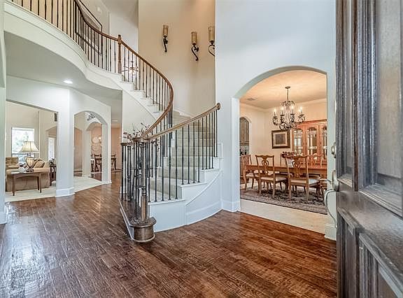 3rd image of 1420 Flowers Dr