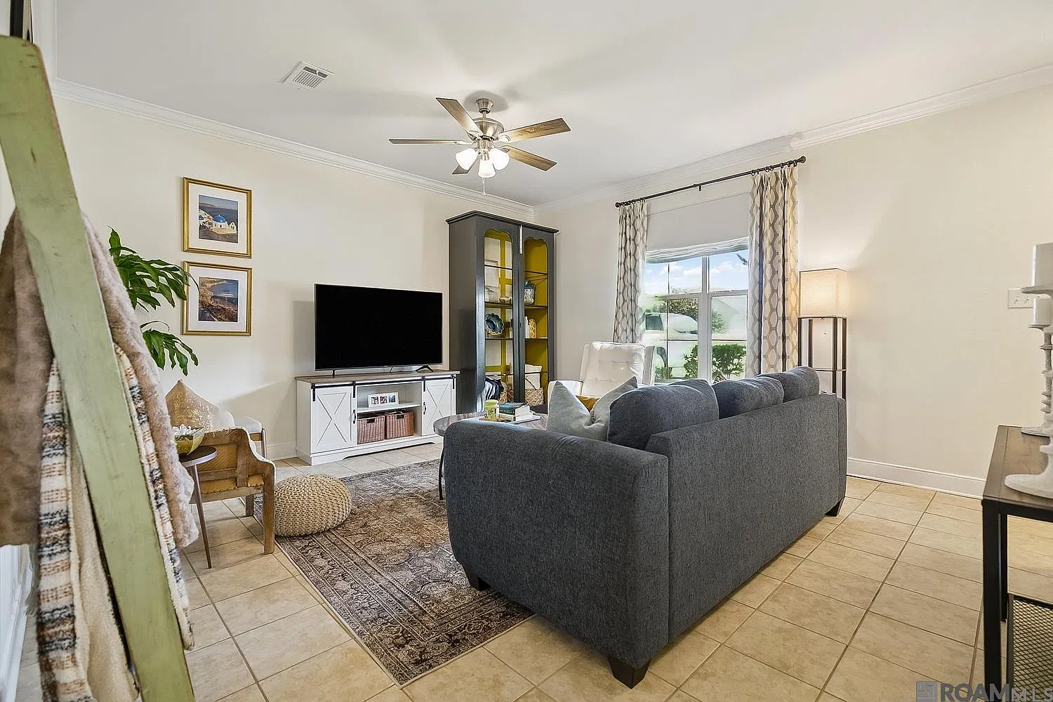 2 bed, 1370 sqft, $1,600 — Photo 2