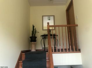 78 Somme St, Newark, NJ 07105