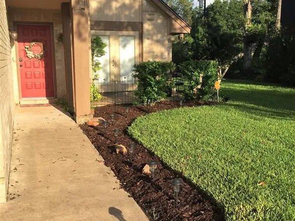 55 N Bachelor Button St, Lake Jackson, TX 77566