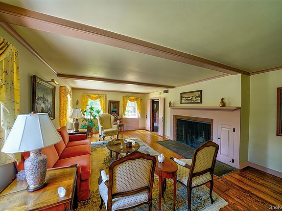 4th image of 255 Manor Road
