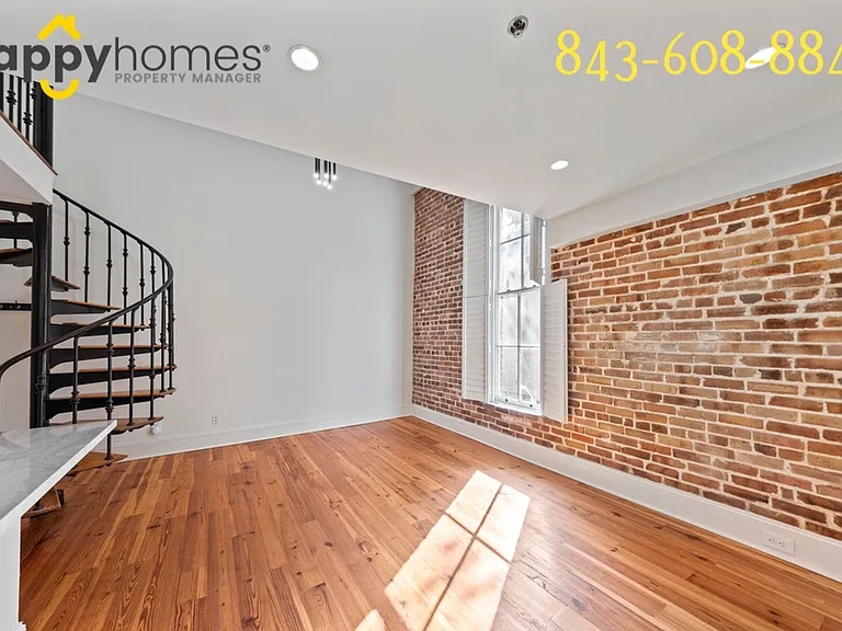 377 King St #201 — Photo 9