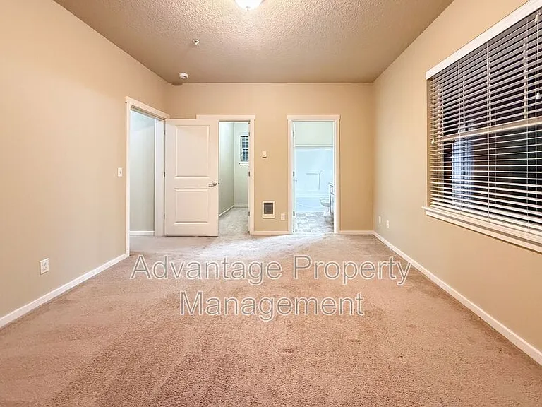 523 Catron St N #5 — Photo 38