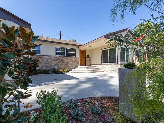 2nd image of 3339 N Los Coyotes Diagonal