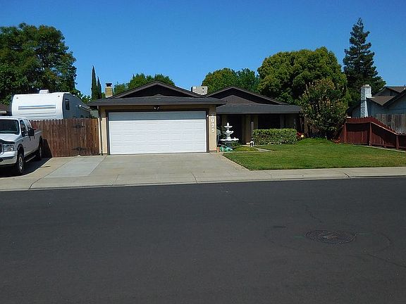 2nd image of 2029 Holbrook Ln