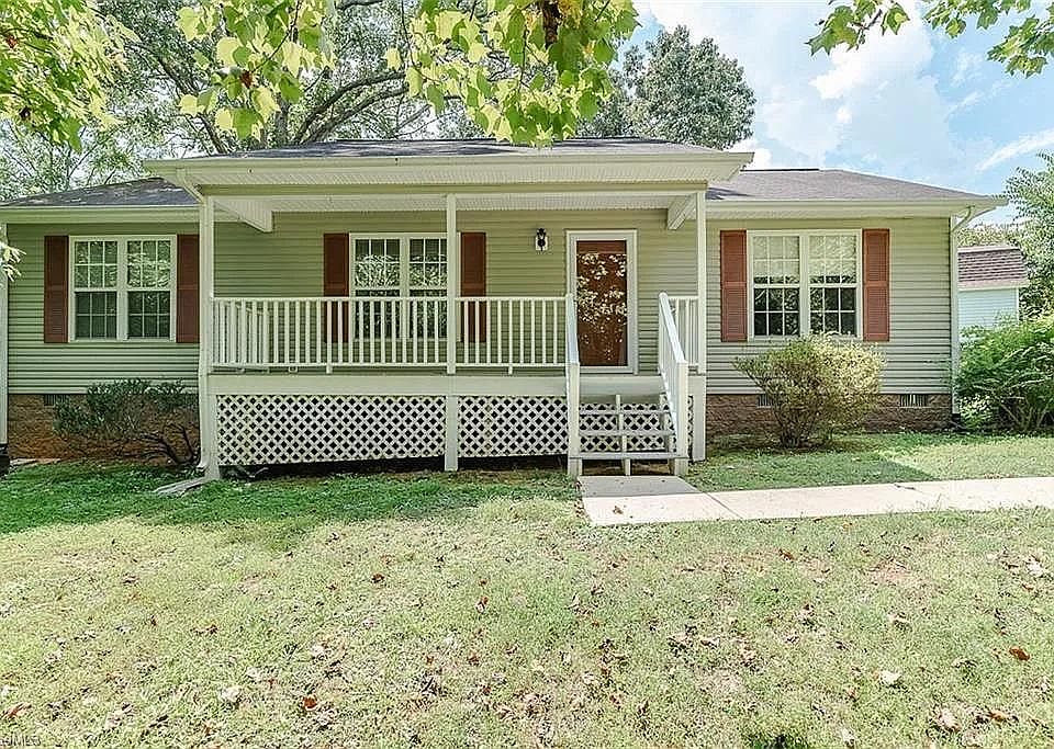 front of the house with nice covered porch, watch the wildlife and enjoy the tranquility