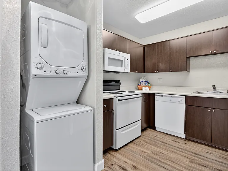 Spring Meadows Apartments — Photo 21