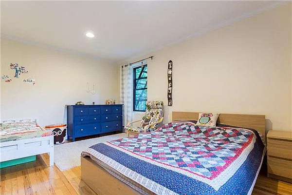Sold by Evans Real Estate | media 9