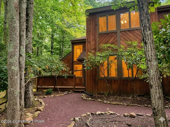 47 Warbler Ct, Lake Harmony, PA 18624