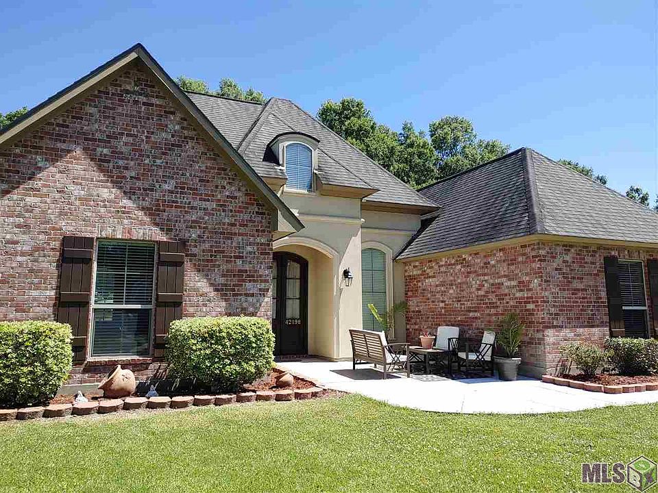 1st image of 42198 Conifer Dr