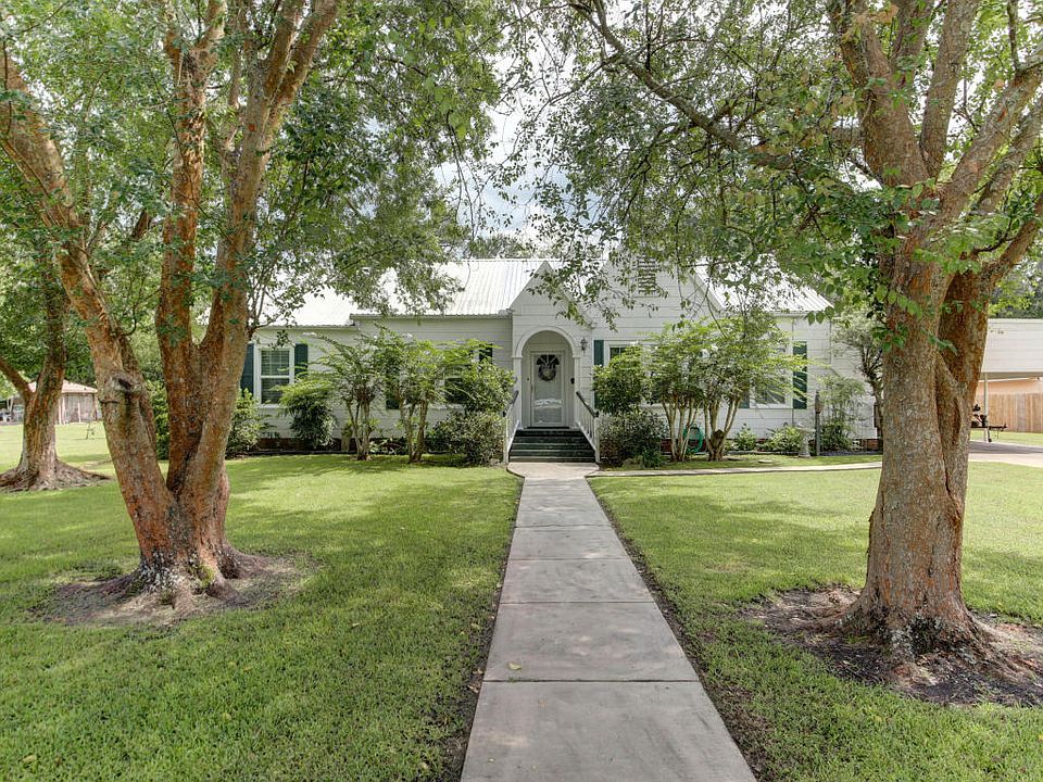 1st image of 411 Sanders St