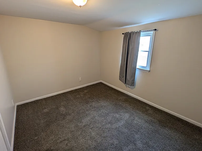 109 Goethe St — Photo 10