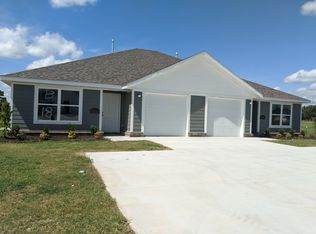 610 W Loren Dr #A, Siloam Springs, AR 72761