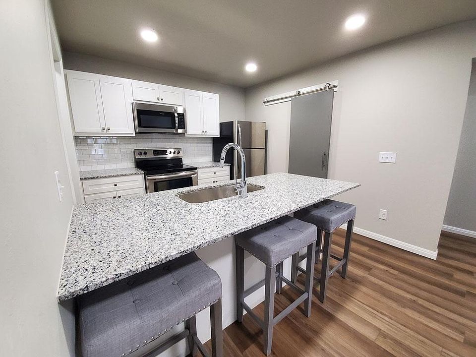 1st image of 231 N Blackwelder Ave