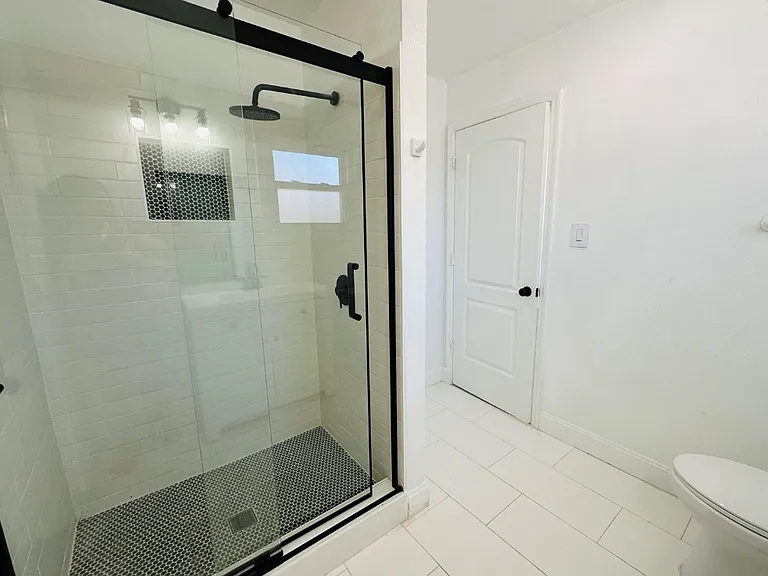 1225 Bermuda St — Photo 15