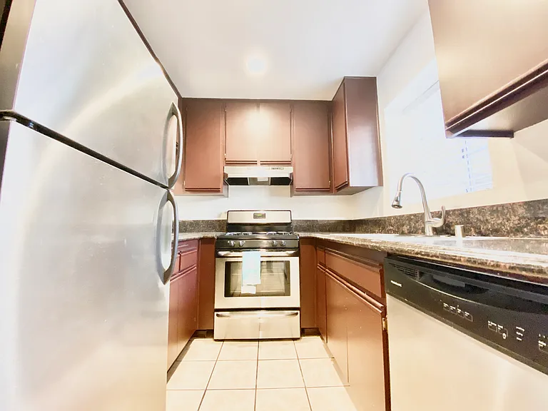 8722 Burton Way Property — Photo 11