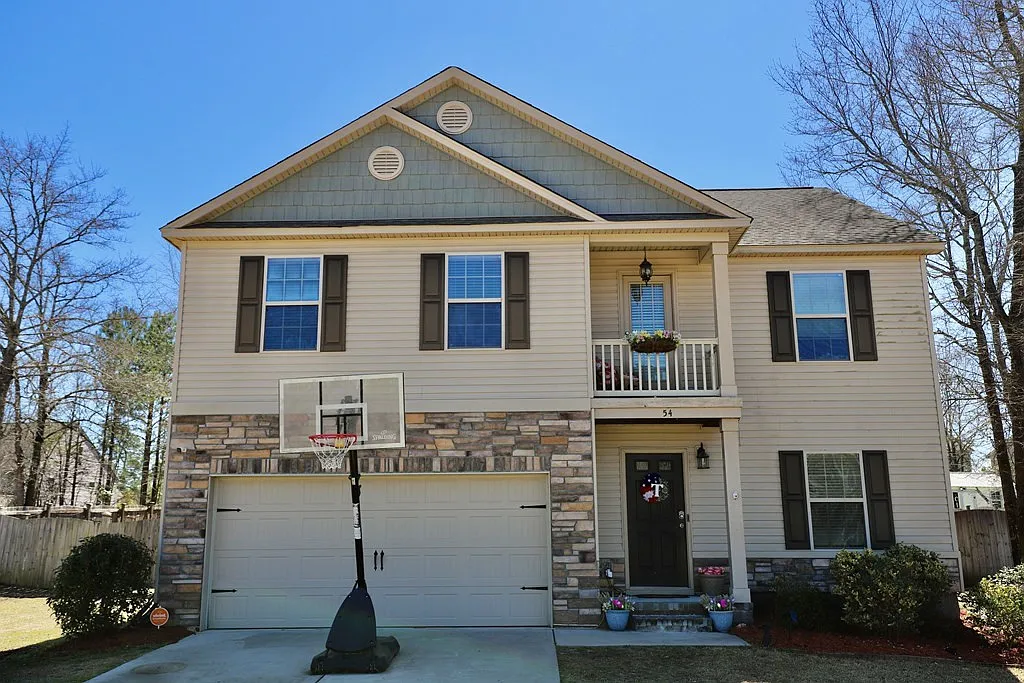 4 bed, 2.5 bath, 2192 sqft, $2,275 — Photo 4