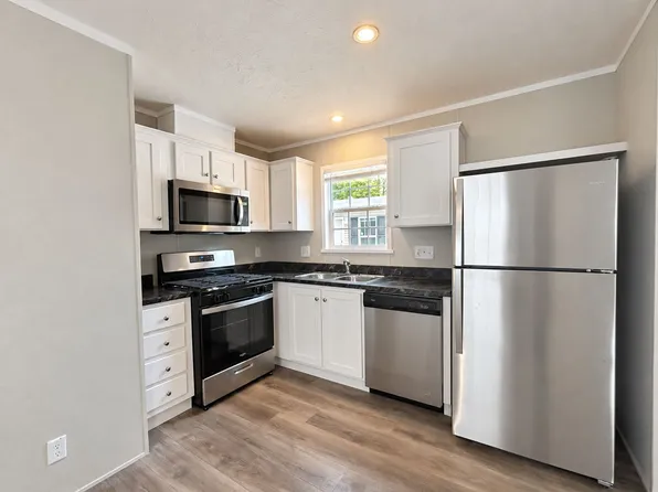 2406 Pajot Dr #47, Kawkawlin, MI 48631