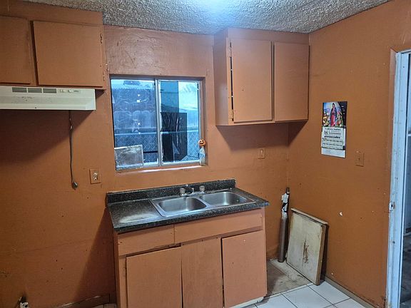 5th image of 864 E Evening Glow Ave