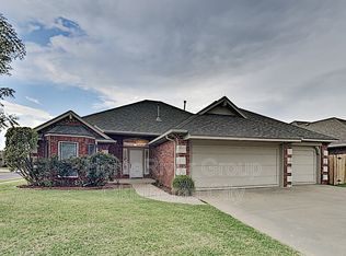 2425 NW 152nd St, Edmond, OK 73013