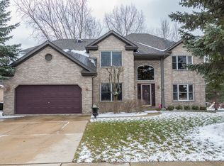 214 Wilcox Dr, Bartlett, IL