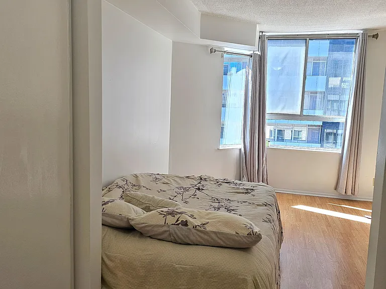 711 Bay St #2011 — Photo 13
