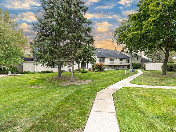 4th image of 42273 E Edward Dr