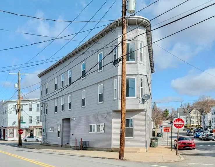 74 Massabesic St #2 — Photo 8